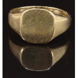 A 9ct gold signet ring, size Z, 8.1g