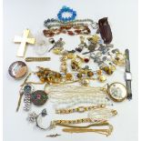 A collection of jewellery including a pearl necklace and bracelet, brooches including faux pearl set