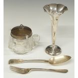Georgian hallmarked silver fork, William IV hallmarked silver fiddle pattern table spoon, hallmarked