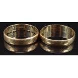 Two 9ct gold wedding bands/ rings, 3.1g