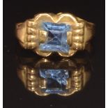 Art Deco 18ct gold ring set with paste, size H, 2g