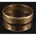 A 9ct gold wedding band/ ring, size P, 1.7g