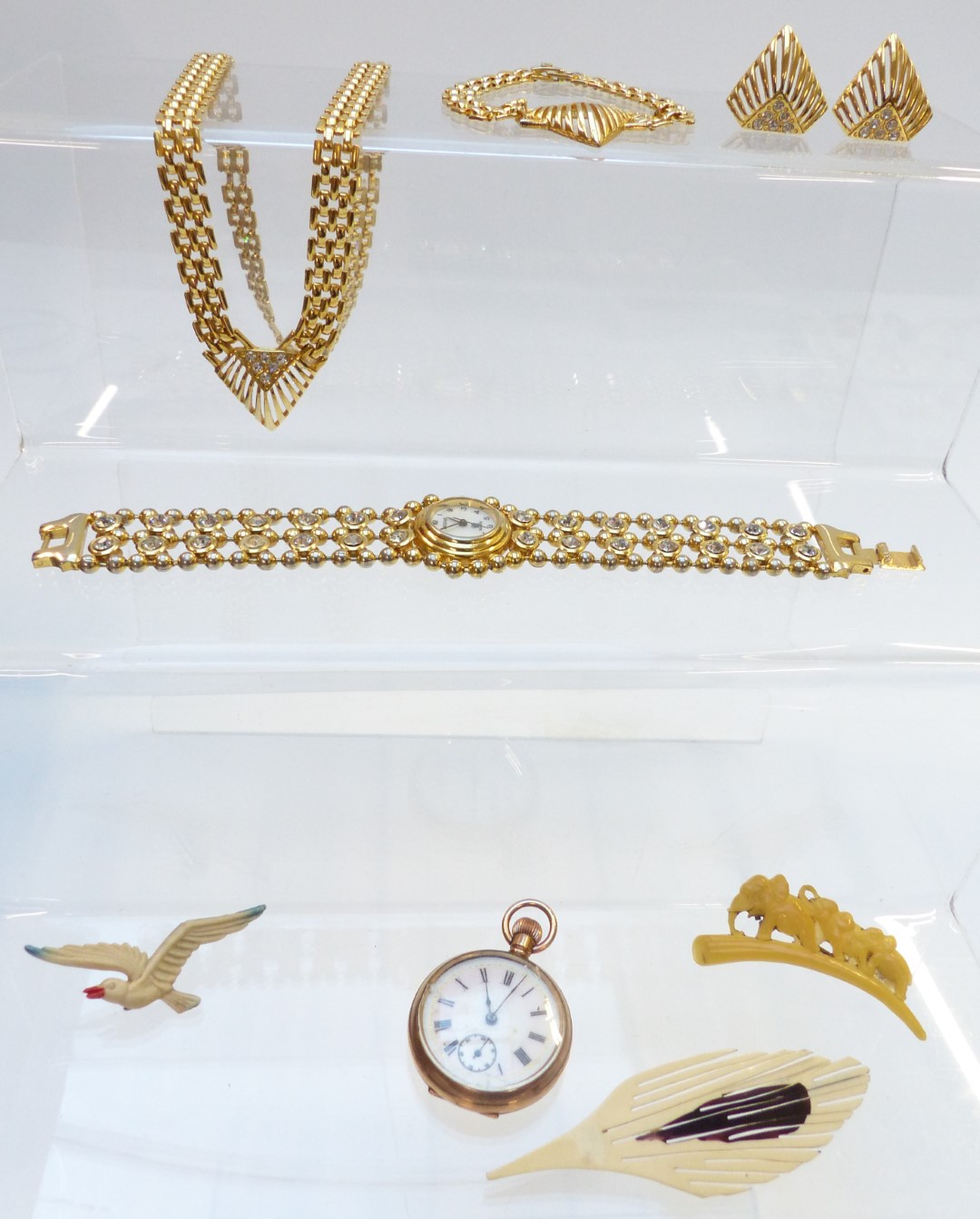 A collection of costume jewellery including gold plated pocket watch, earrings, beads, vintage - Image 5 of 6