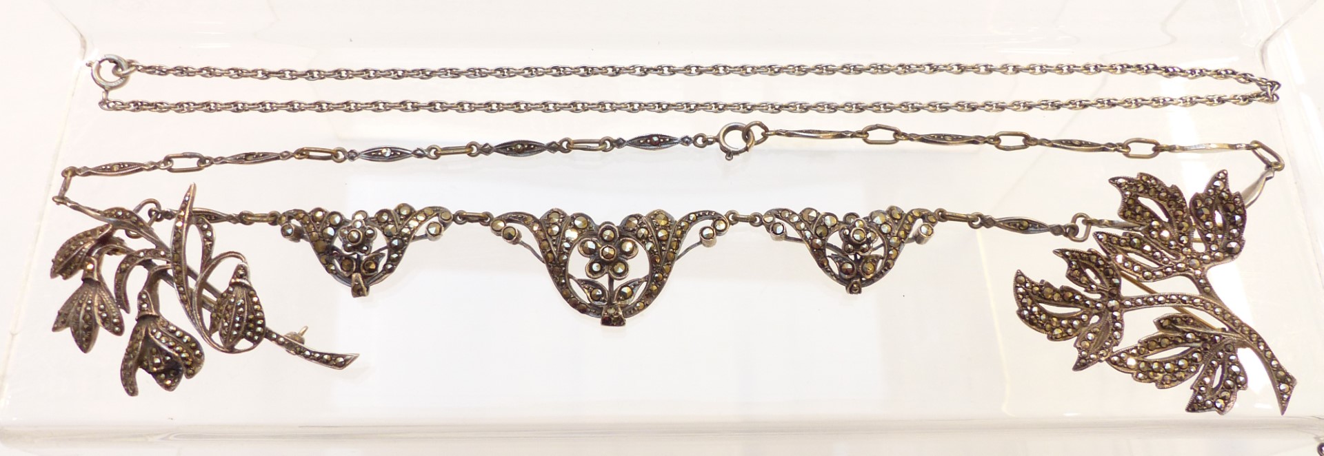 A group of silver jewellery including charm bracelet, curb link bracelet, chains, necklace, brooches - Image 3 of 5