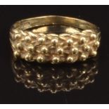 A 9ct gold keeper ring, size N, 2.5g