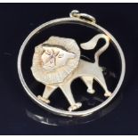 Franz Hirner 18ct gold pendant depicting a lion, 3.2cm, 13.3g