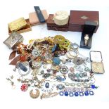 A collection of jewellery including vintage brooches, Siam silver bracelet, Norway silver brooch set
