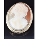 A 9ct gold brooch set with a cameo, 4.5 x 3.5cm