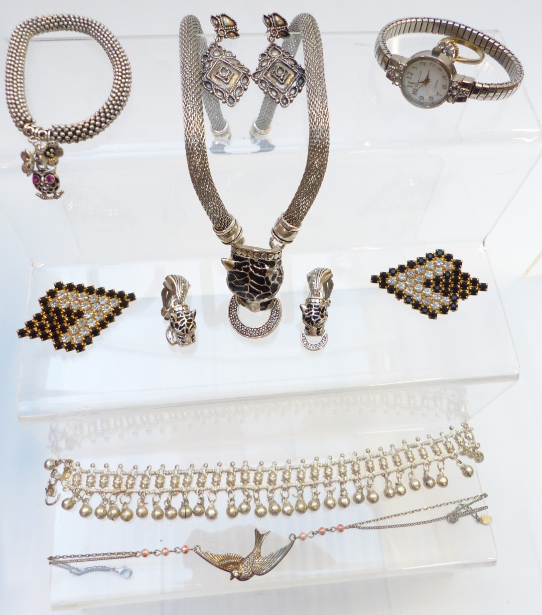 A collection of costume jewellery including gold plated pocket watch, earrings, beads, vintage - Image 3 of 6