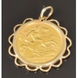 A 1911 gold half sovereign in 9ct gold pendant mount, 5.3g