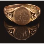 A 9ct rose gold signet ring, Birmingham 1912, size O, 2g