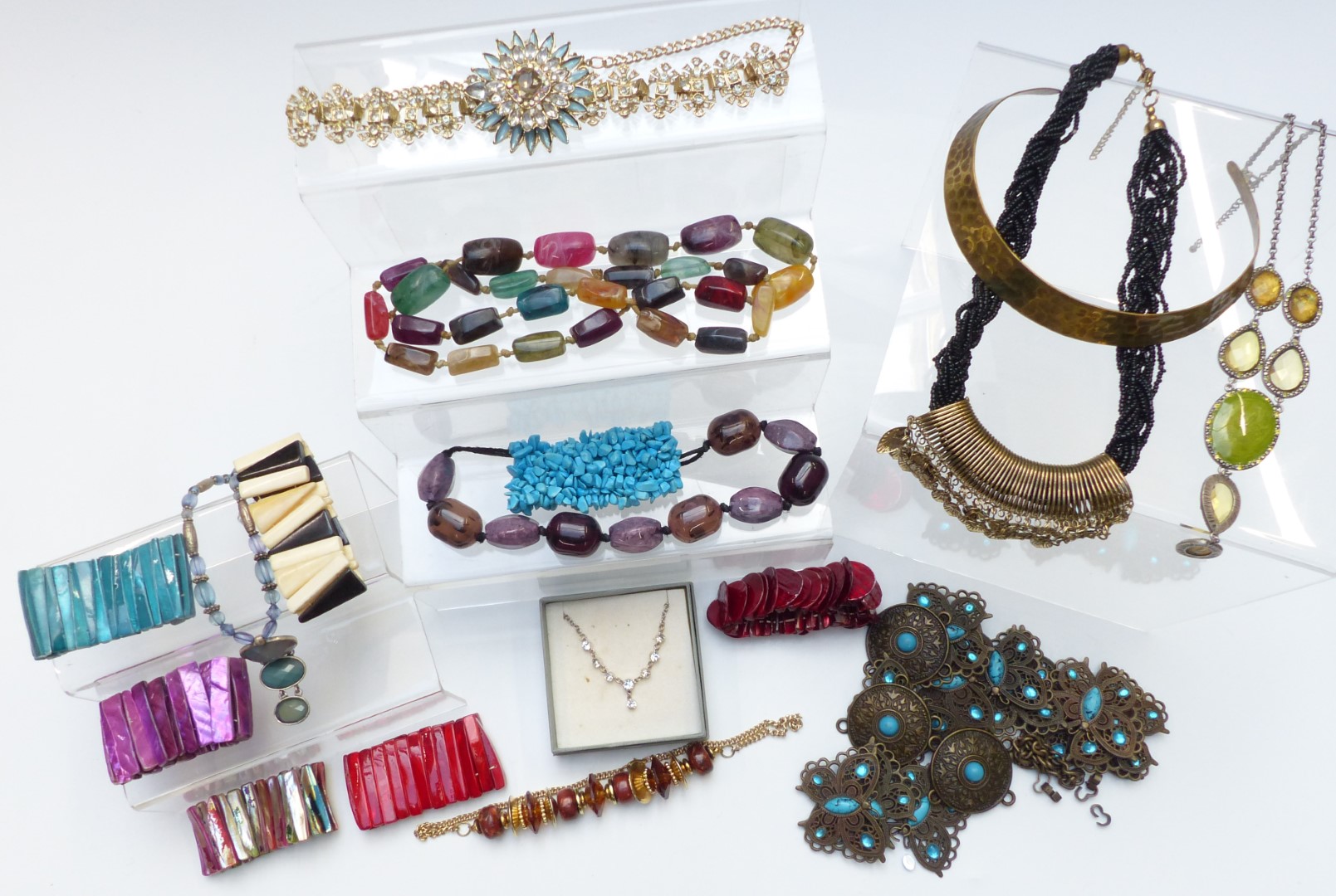 A collection of jewellery including beads, necklaces, bracelets, etc - Image 2 of 3