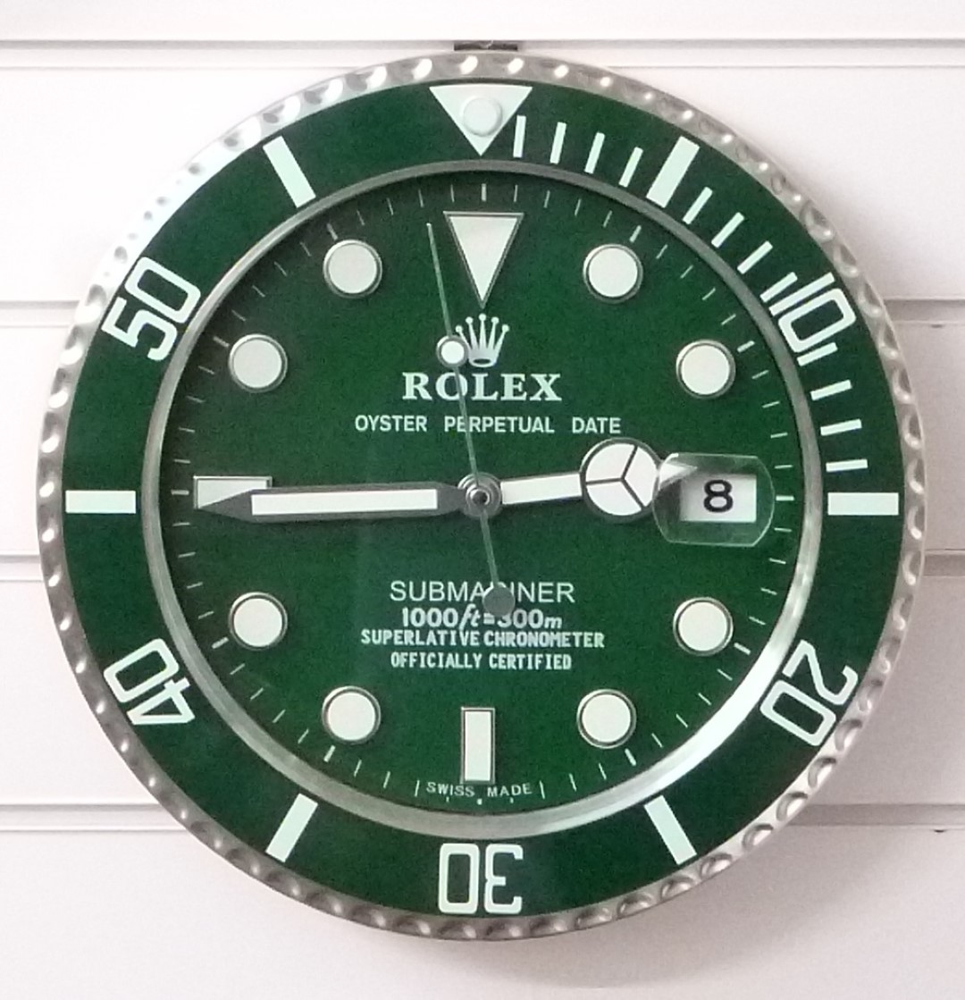 Rolex Oyster Perpetual Date Submariner shop display or advertising wall clock with date aperture,