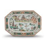 A Chinese famille-verte platter, Qianlong period, 1735-1796