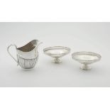 An Elizabeth II silver cream jug, E Viners, Sheffield, 1953