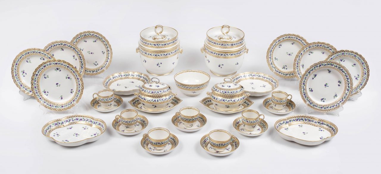 A Bloor Derby part-dessert, tea and coffee service, 1782 - 1825