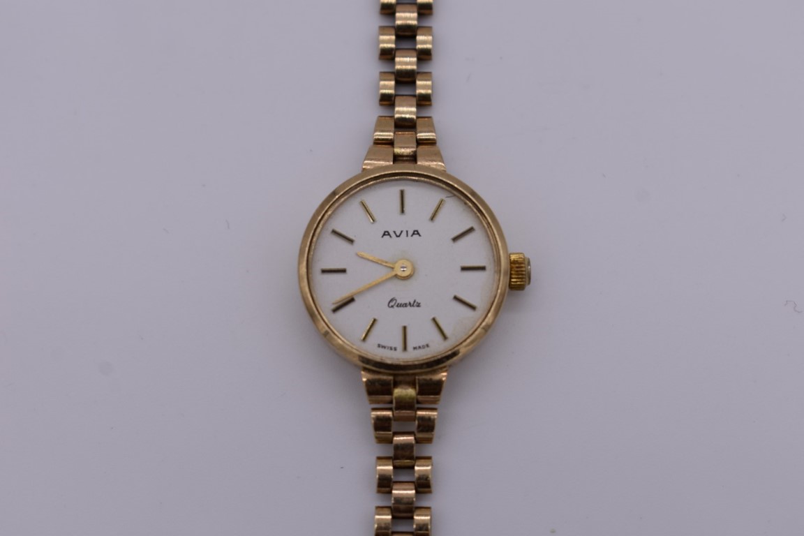 An Avia 9ct gold ladies quartz wristwatch, total weight 13.5g. - Image 2 of 3