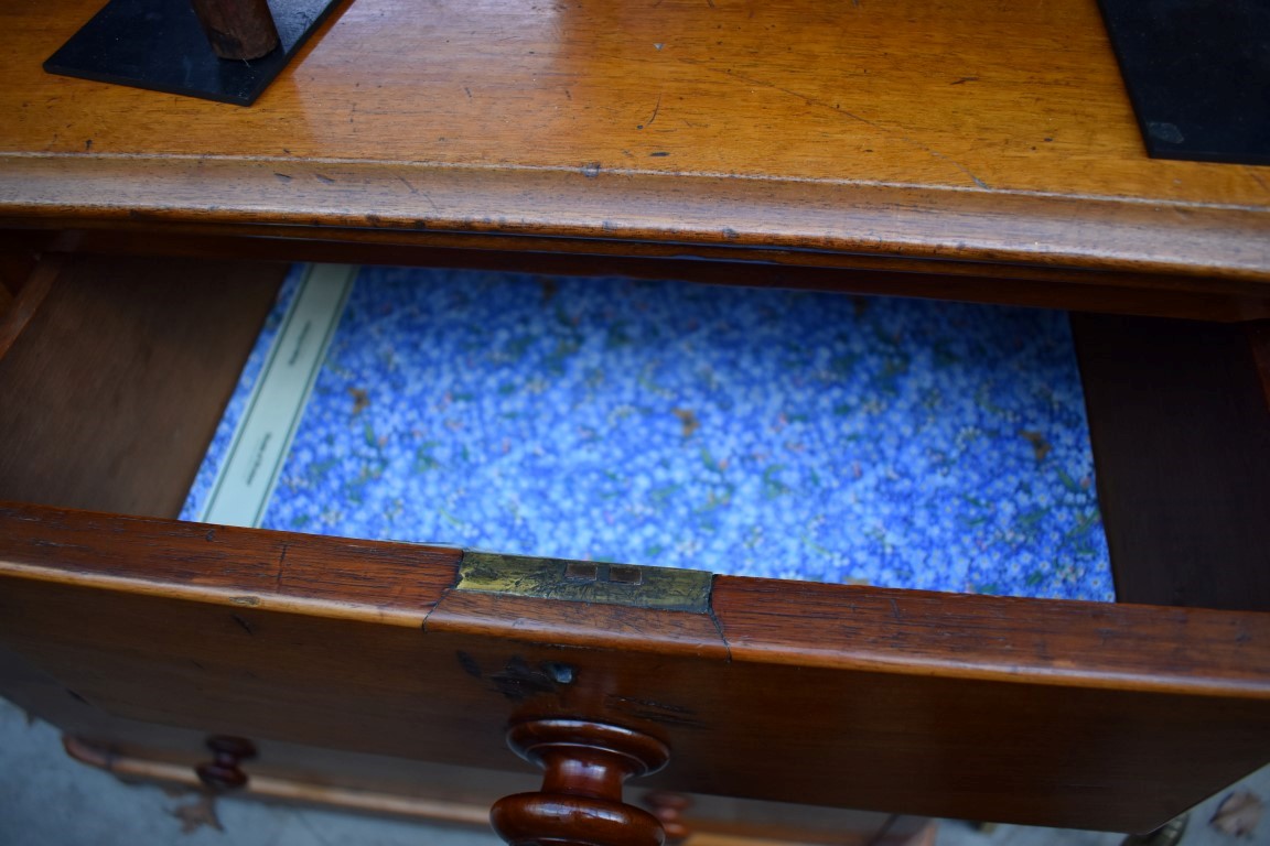 A Victorian mahogany chest of drawers, 104cm wide. - Image 3 of 4