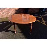 An 18th century mahogany gateleg table, 136.5cm wide.