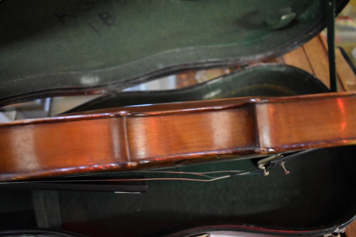 An antique Continental violin, with 14in back, with case and bow. - Image 5 of 15