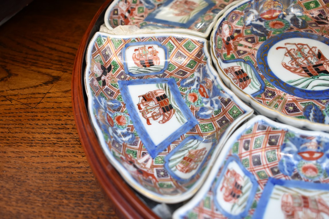 A Chinese Imari seven piece hors d'oeuvres set, in lacquer circular box and cover, 33cm diameter. - Image 6 of 6