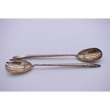 A pair of Edwardian silver salad servers, byMappin & Webb Ltd, Sheffield 1902, 30.5cm, 214g