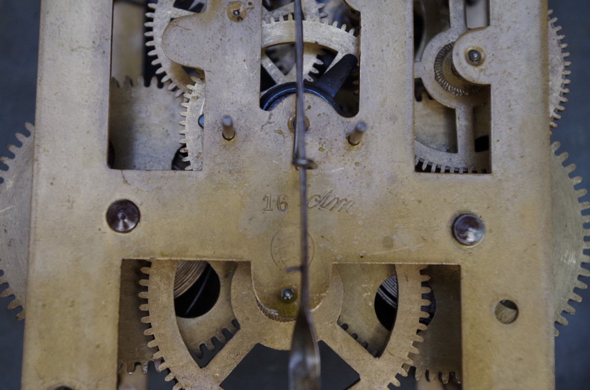 An oak circular wall clock, with 12in painted dial, with pendulum and winding key. - Image 3 of 6