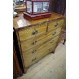 A George III mahogany chest of drawers, 91.5cm wide.