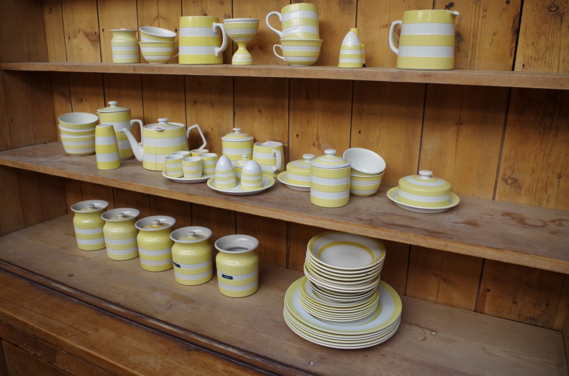 A collection of T G Green & Co yellow and white Cornishware.