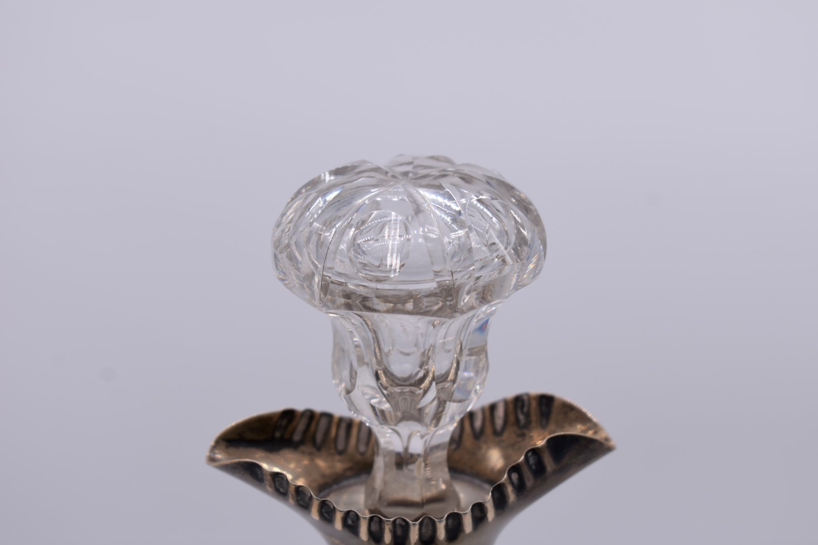 A large Victorian ribbed clear glass and silver mounted decanter and stopper, hallmarked - Image 4 of 4