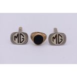 A 9ct gold and bloodstone signet ring, 4.4g gross; together with a pair of 'MG' cufflinks.