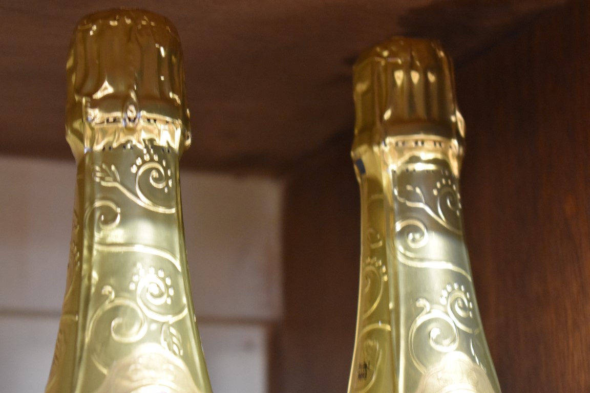 Two 75cl bottles of Charles Heidsieck Mis en Cave 1996 brut reserve NV champagne. (2) - Image 3 of 3