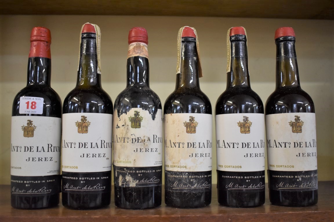 Six half bottles of Tres Cortados sherry, Antonio de la Riva, 1940s bottling. (6)