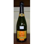 A 75cl bottle of Veuve Clicquot 2008 vintage champagne.