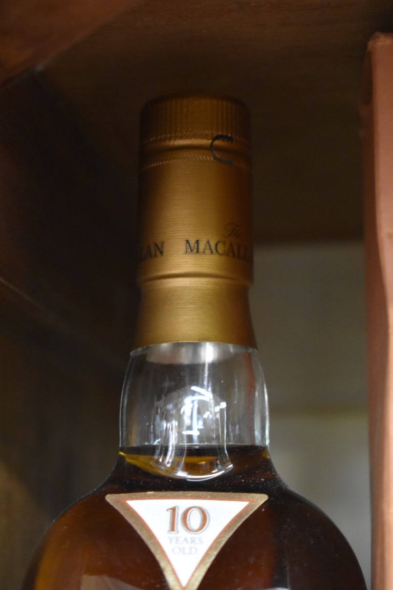 A 70cl bottle of The Macallan 10 year old 'Sherry Oak' whisky, in card box. - Image 2 of 3