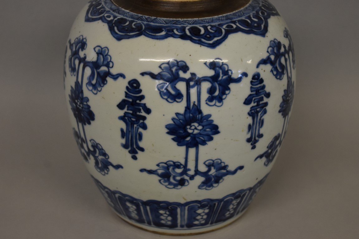 WITHDRAWN FROM SALE A Chinese blue and white jar, 18th century. - Image 4 of 5