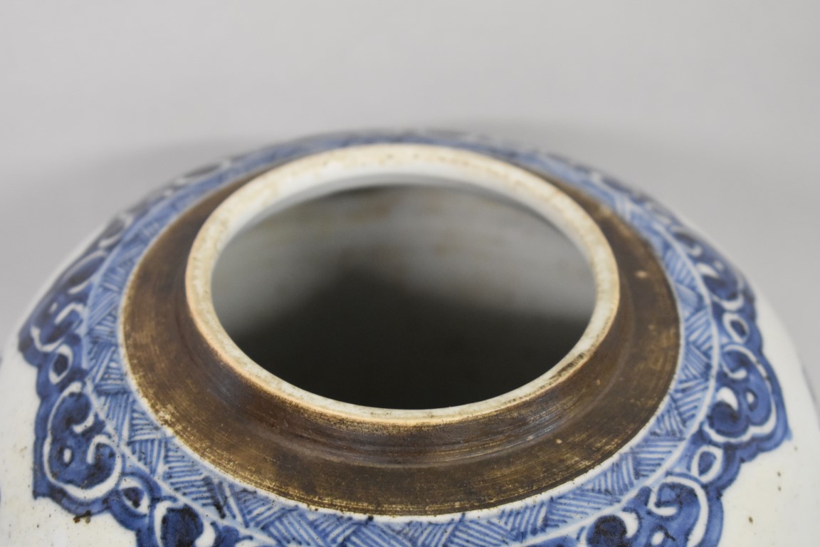WITHDRAWN FROM SALE A Chinese blue and white jar, 18th century. - Image 2 of 5