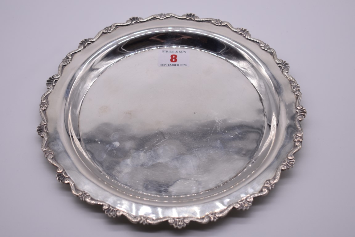 A Continental .900 silver salver, 24cm diameter. - Image 2 of 3