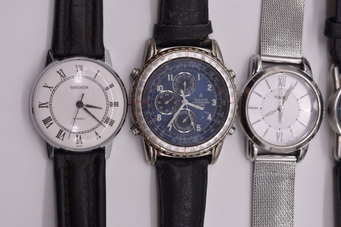 Nine various modern wristwatches; to include two by Seiko. - Image 2 of 4