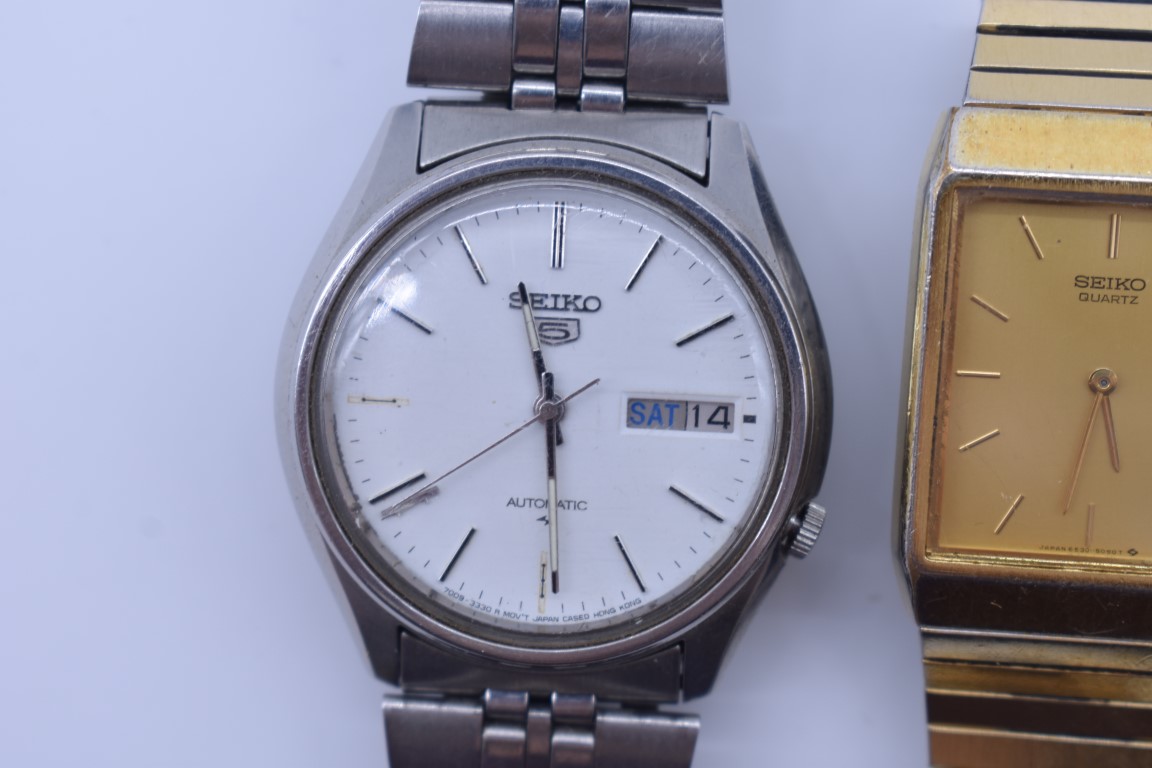 A vintage Seiko 5 stainless steel automatic wristwatch, 36mm, case no. 246813; together with two - Image 3 of 3