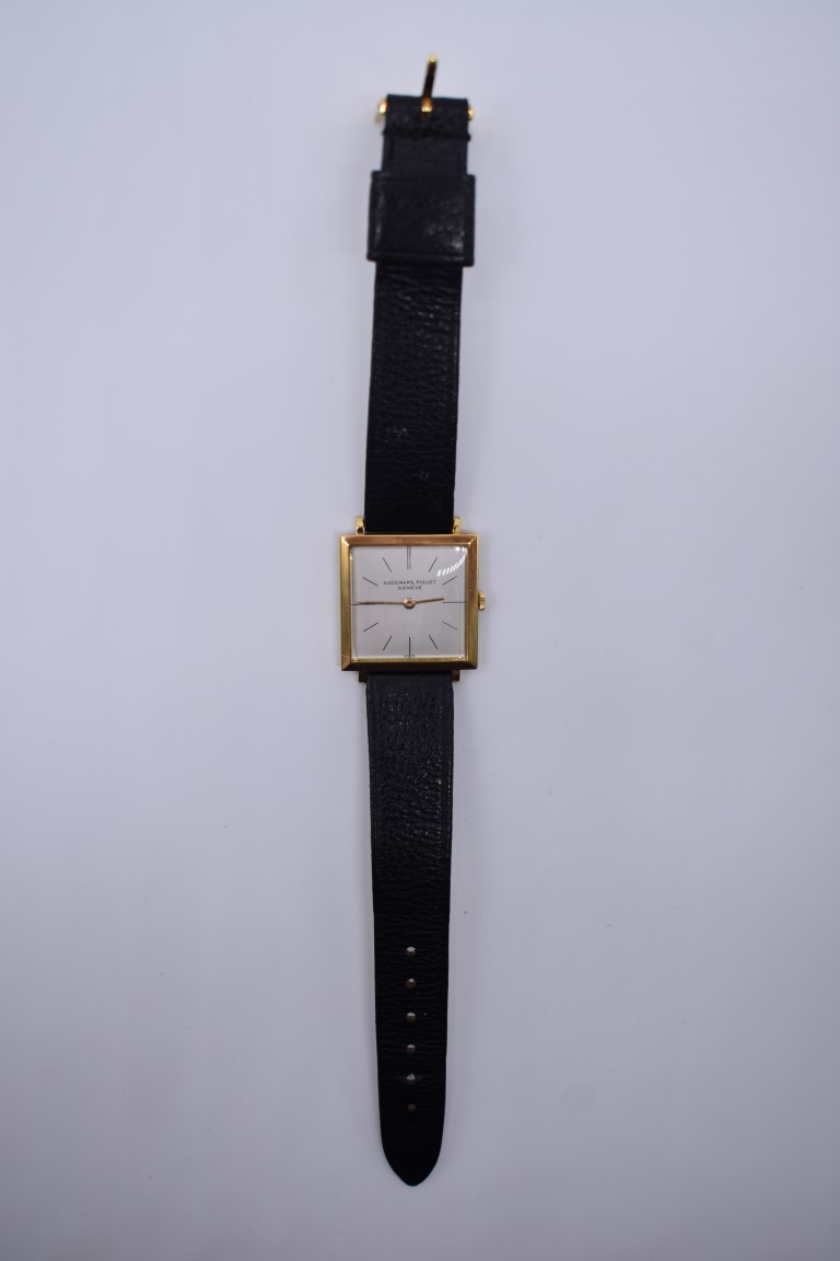 An Audemars Piguet 18k gold manual wind wristwatch, 26mm, cal 2003, movement number 89709, on