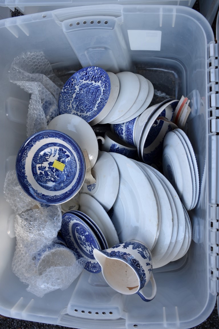 A quantity of blue and white dinnerware and ceramics. This lot can only be collected on Saturday 5th - Image 3 of 4