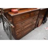 A circa 1900 mahogany chest of drawers, 111cm wide.