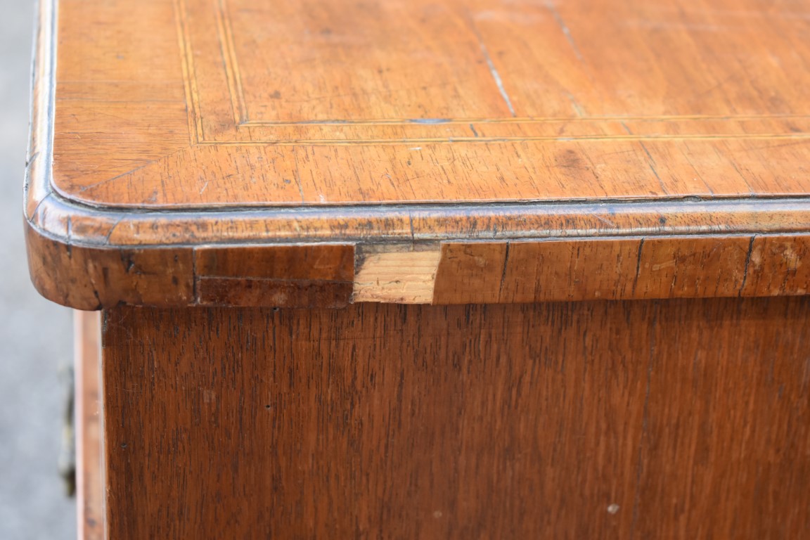 An 18th century walnut and inlaid chest of drawers, 108cm wide. This lot can only be collected on S - Image 5 of 5