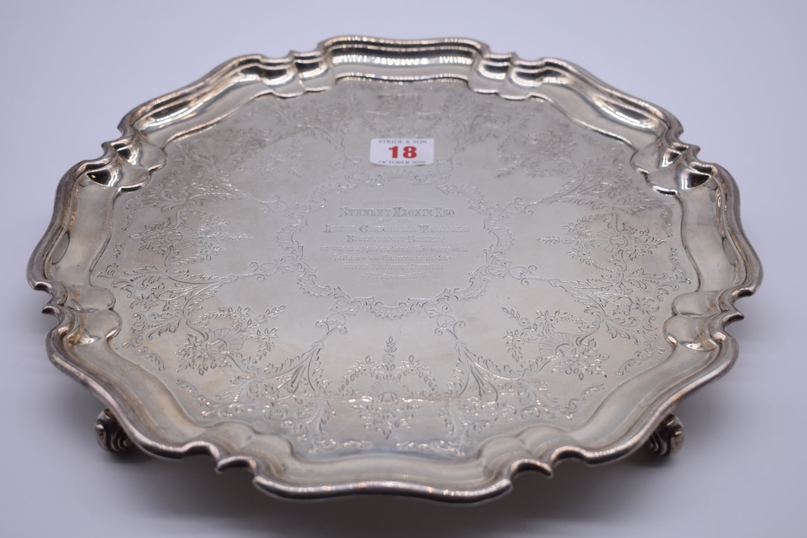 A large Edwardian silver salver, by Atkin Bros, Sheffield 1909, 32cm diameter, 892g. - Image 2 of 5