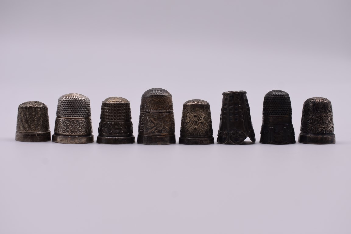 Six silver thimbles, 20.5g; together with two others. (8) - Image 2 of 4