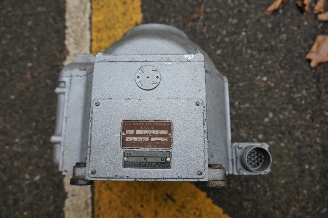 A US Airforce Gyroscope. This lot can only be collected on Saturday 19th December (9-2pm). - Image 2 of 4