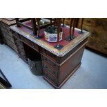 (THH) An early 19th century mahogany pedestal desk, with mahogany lined drawers, 121cm wide.