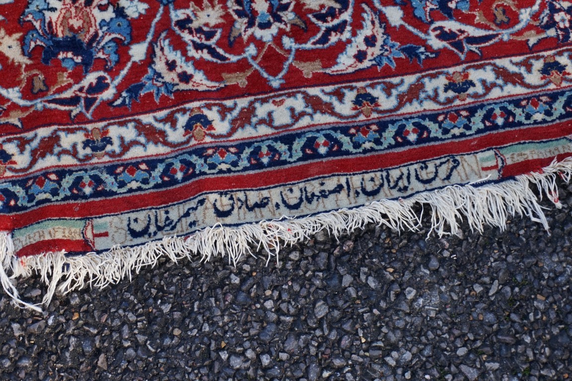 A signed Isfahan rug, 240 x 148cm. - Image 5 of 20