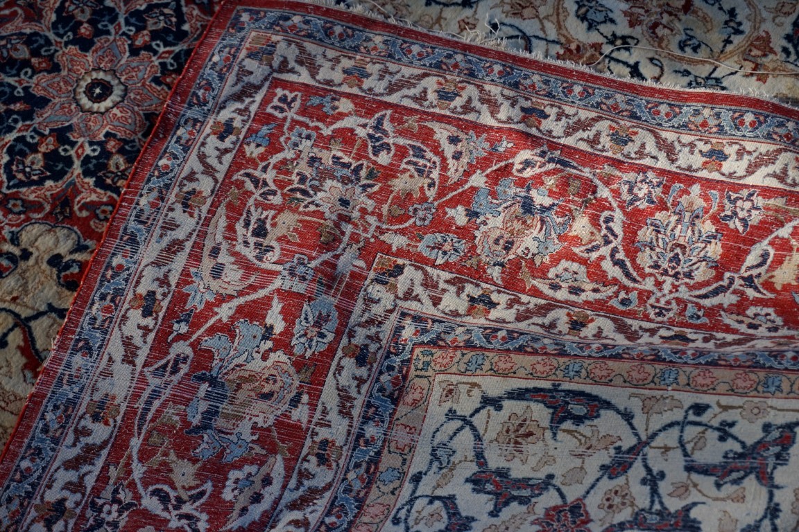 A signed Isfahan rug, 240 x 148cm. - Image 3 of 20